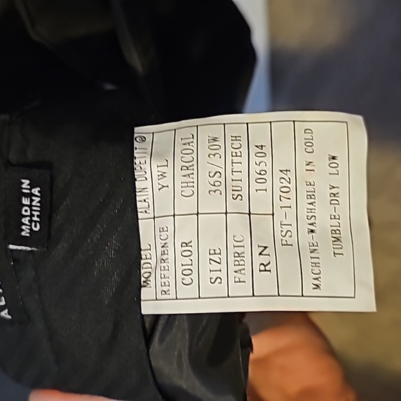 Alain Dupetit suit - Picture 4 of 4